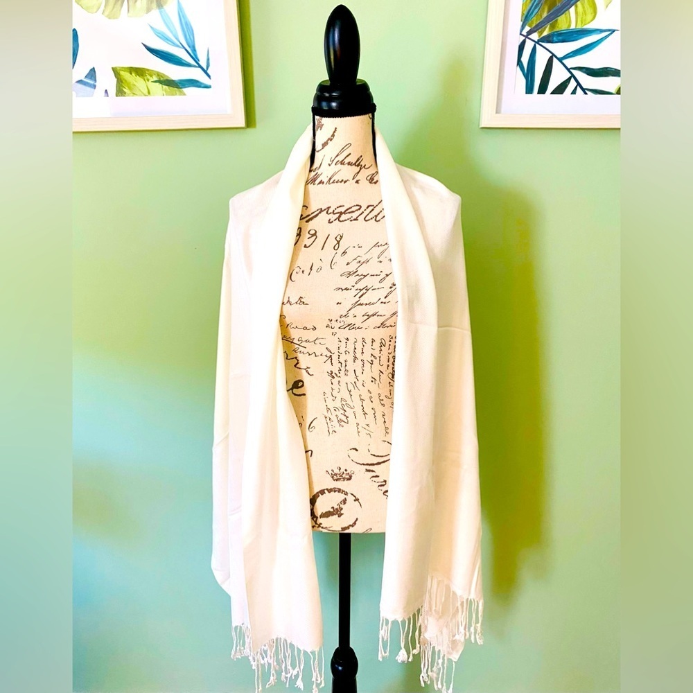 Elegant Cream Shawl/Scarf with Fringe Detail